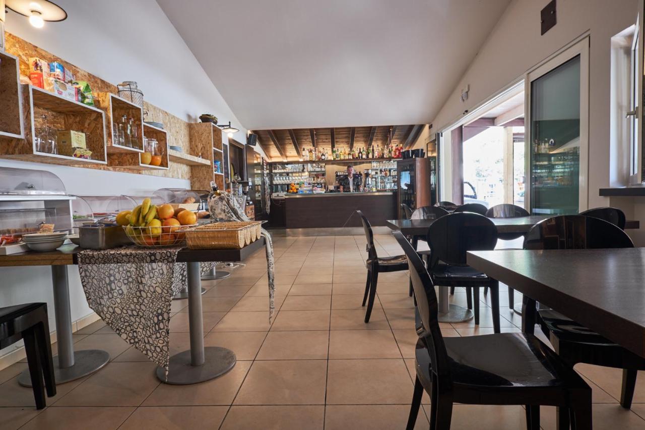 Villaggio Turistico Lugana Marina Sirmione Dış mekan fotoğraf